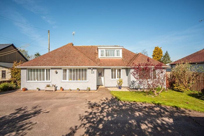 4 Bedroom Detached Bungalow For Sale In Swan Lane, Sellindge, TN25