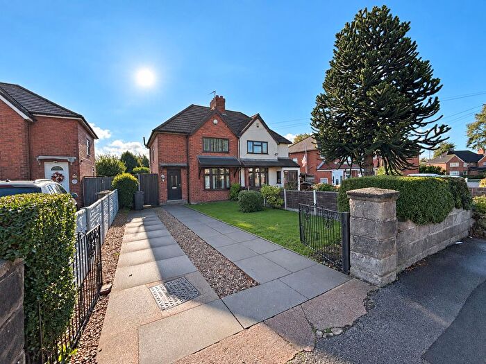2 Bedroom Semi Detached House For Sale In Chestnut Road, Walsall, WS3