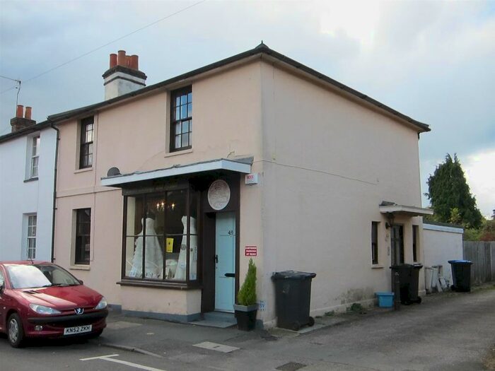 1 Bedroom Flat To Rent In Harvest Road, Englefield Green, Egham, TW20