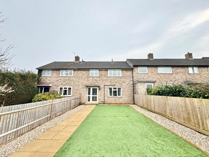 3 Bedroom House To Rent In Warren Way, Basingstoke, RG22