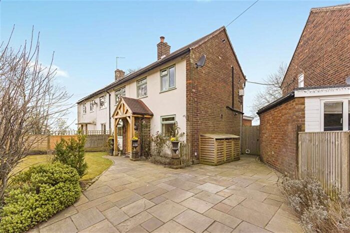 3 Bedroom Semi-Detached House For Sale In Cliff Lane, Macclesfield, SK10