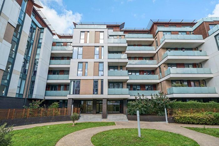 2 Bedroom Flat For Sale In Quebec Way, London, SE16