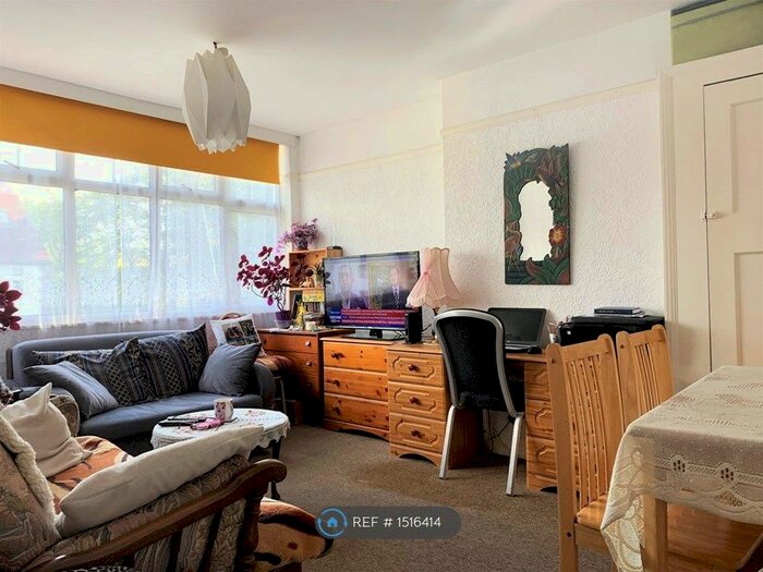 1 Bedroom Flat To Rent In Lexden Road, London, W3