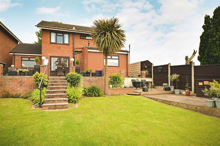 3 Bedroom Detached House For Sale In Field Lane, Burton-On-Trent, DE13