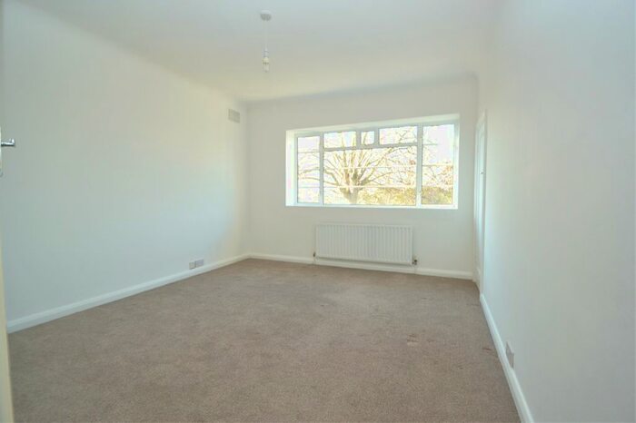 2 Bedroom Flat To Rent In Claremont Road, Surbiton, KT6