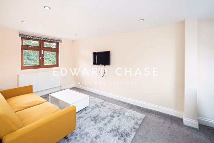 1 Bedroom Flat To Rent In Waterloo Road, Barkingside, IG6