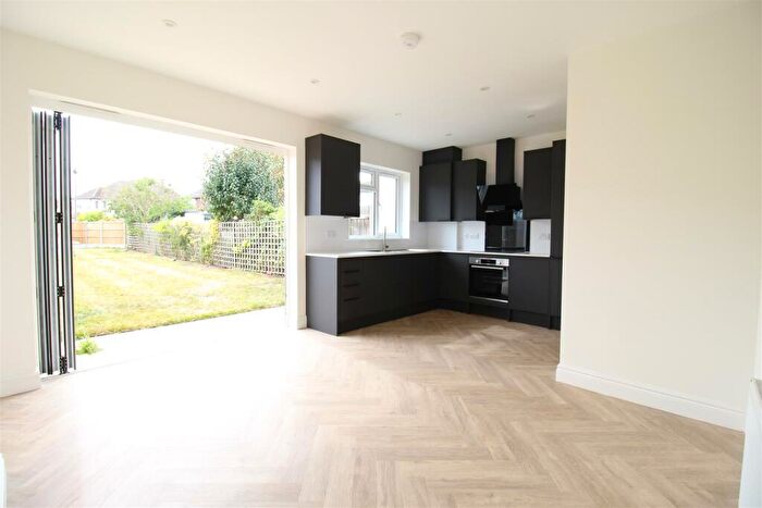 3 Bedroom Terraced House To Rent In Mountdale Gardens, Leigh-On-Sea, SS9