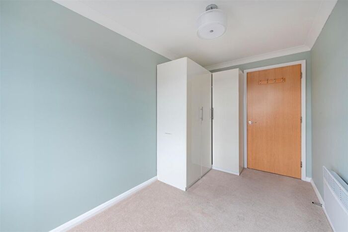 2 Bedroom Flat To Rent In Coombe Lane, London, SW20