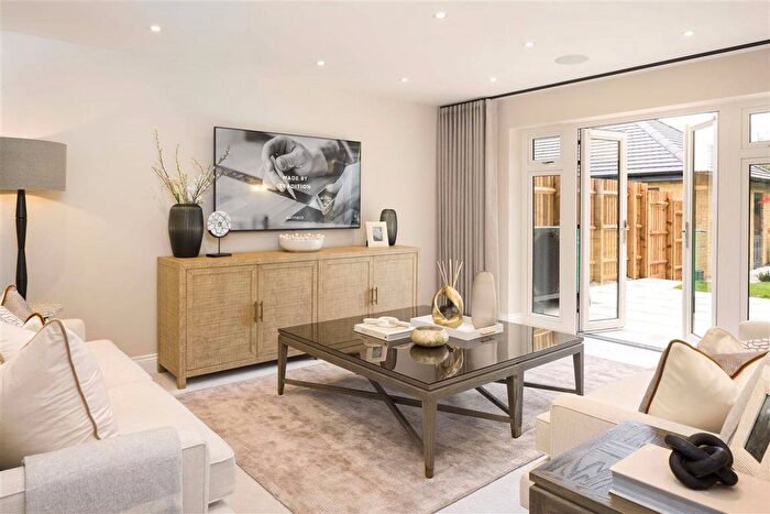 5 Bedroom Detached House For Sale In Hayfield Lodge, Over, Cambridge, CB24