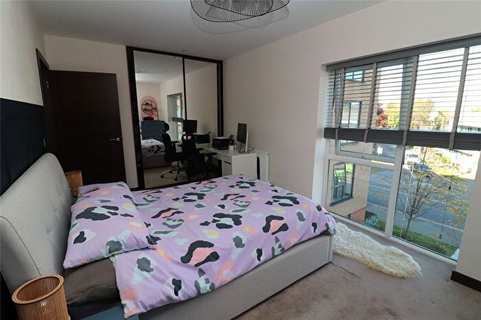 1 Bedroom Flat For Sale In Fairfax Drive, Westcliff On Sea, Essex, SS0