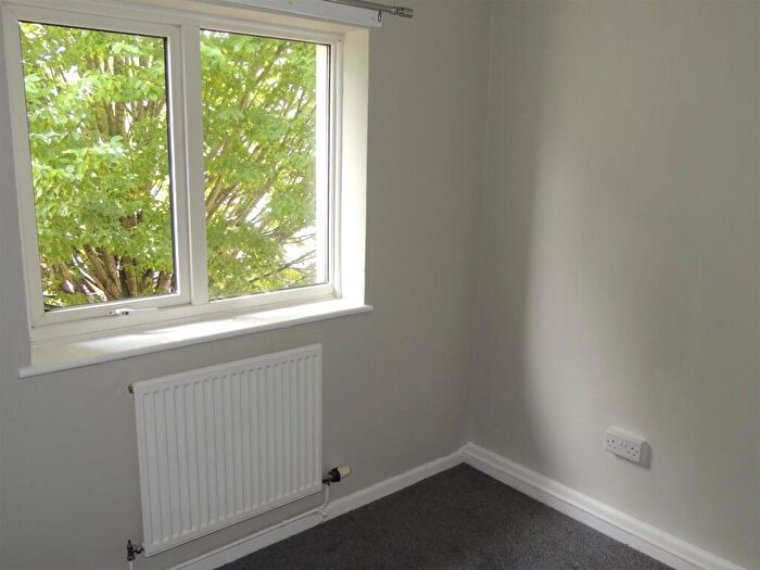 3 Bedroom Flat To Rent In Rathbone Close, Keresley End, Coventry, CV7