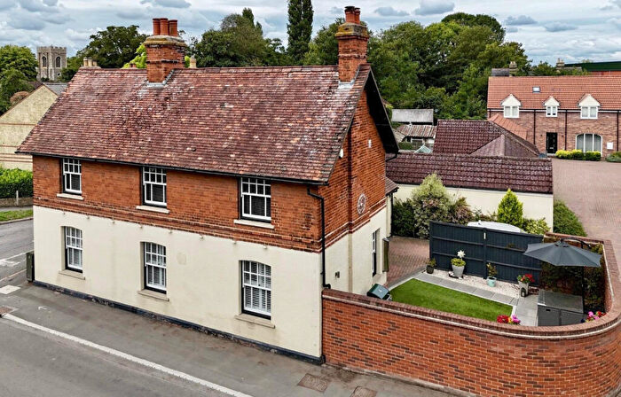 4 Bedroom Detached House For Sale In High Street, Offord Cluny, PE19