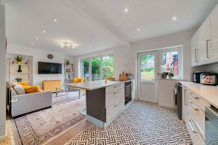 4 Bedroom Terraced House To Rent In Curling Vale, Guildford, GU2