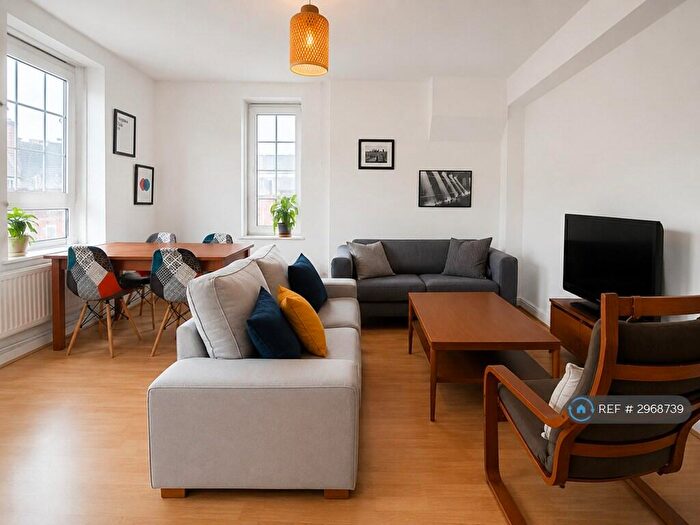 3 Bedroom Maisonette To Rent In Brune House, London, E1