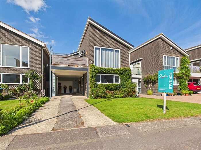 3 Bedroom Detached House For Sale In Arundel Way, Highcliffe, Christchurch, Dorset, BH23