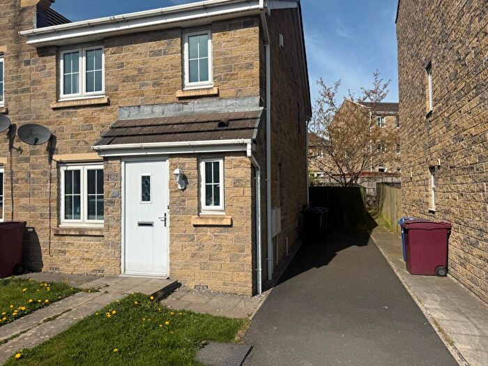 4 Bedroom Semi-Detached House To Rent In Straight Mile Court, Burnley, BB11