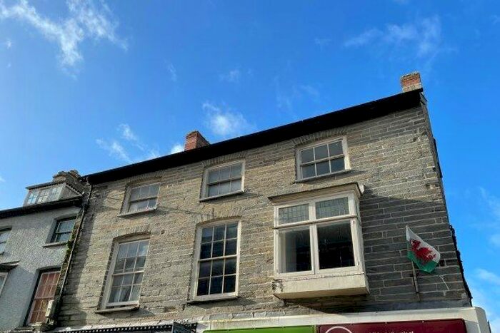 3 Bedroom Flat To Rent In Ebens Lane, Cardigan, SA43