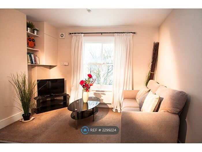 Studio To Rent In Coningham Road, London, W12