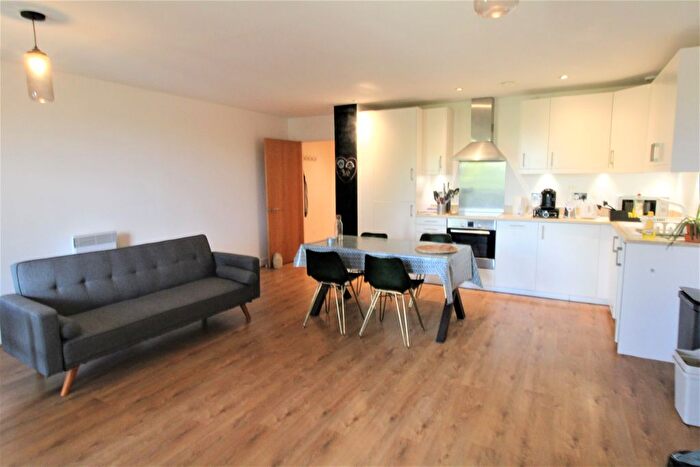 1 Bedroom Flat To Rent In Roundwood Court, Meath Crescent, London, E2