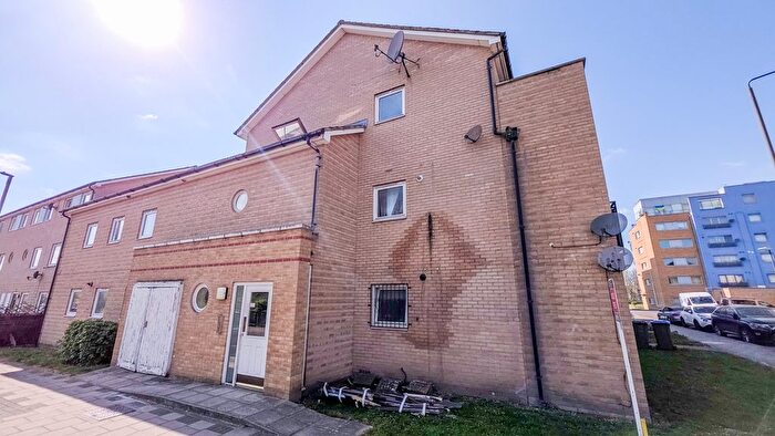 1 Bedroom Flat To Rent In Miles Drive, West Thamesmead, London, SE28