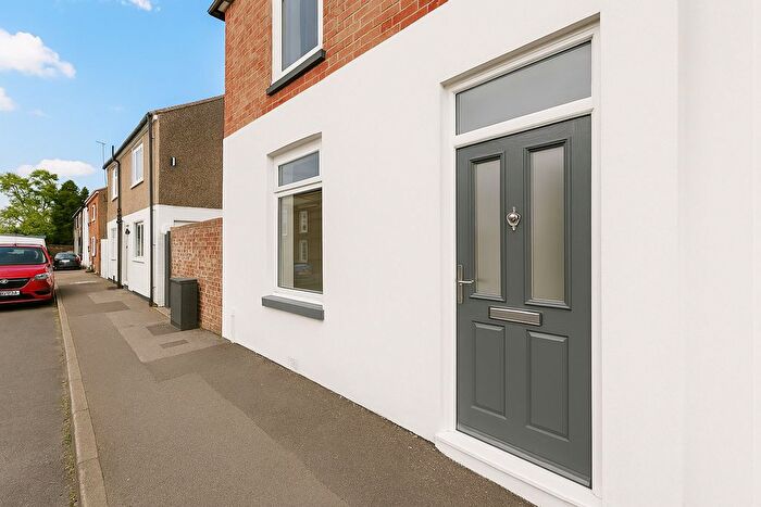 2 Bedroom Property To Rent In Gordon Road, Fareham, PO16