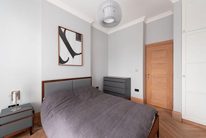 2 Bedroom Flat To Rent In Belsize Park Gardens, London, NW3