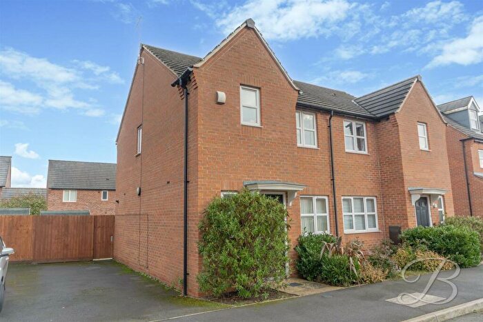 3 Bedroom Semi-Detached House For Sale In Hewett Street, Warsop Vale, Mansfield, NG20