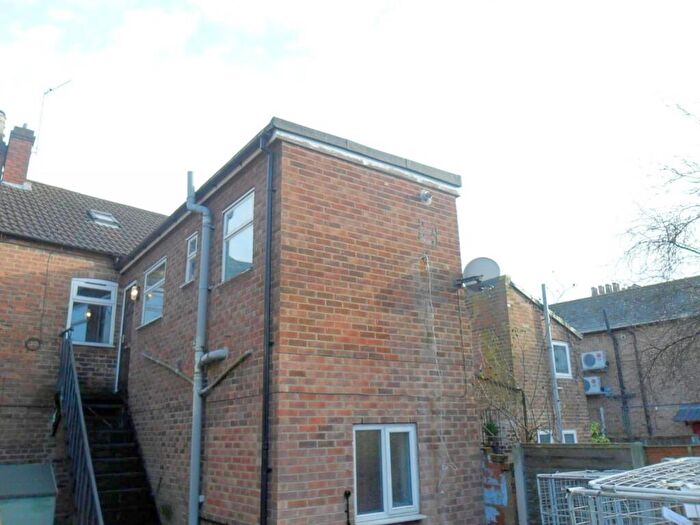 2 Bedroom Flat To Rent In Horninglow Road, Burton-on-Trent, Staffordshire, DE14