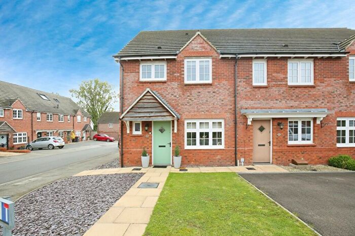 3 Bedroom End Of Terrace House For Sale In Bowler Close, Atherstone, CV9