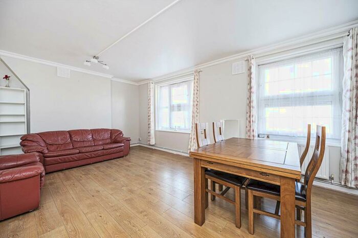 2 Bedroom Flat To Rent In Stoke Newington, Stoke Newington, London, N16