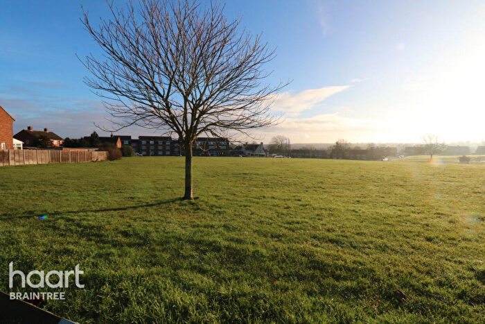 3 Bedroom Terraced House For Sale In Currants Farm Road, Braintree, CM7