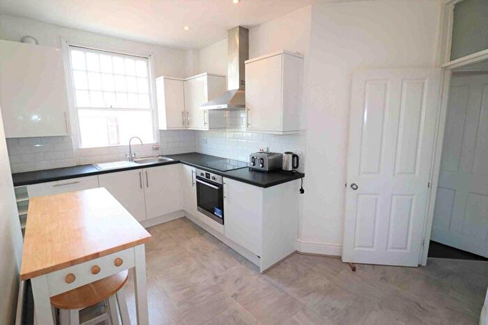 3 Bedroom Flat To Rent In Sydenham Road, London, SE26