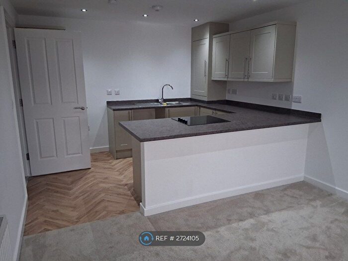 2 Bedroom Flat To Rent In Sandon Gardens, Wirral, CH60