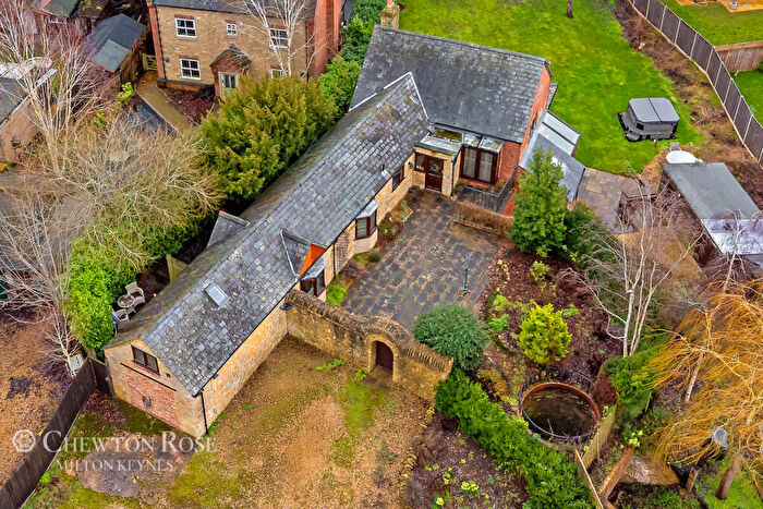 3 Bedroom Detached House For Sale In Towcester Road, Silverstone, NN12