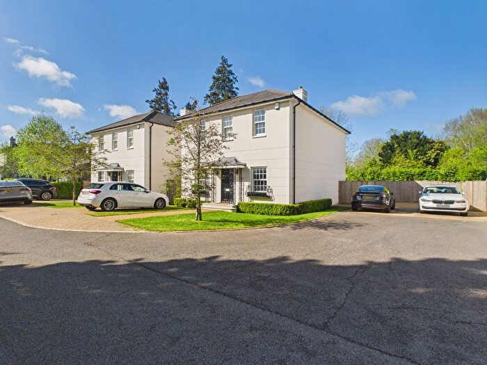 4 Bedroom Detached House For Sale In Burlington Mews, Datchet, Berkshire, SL3