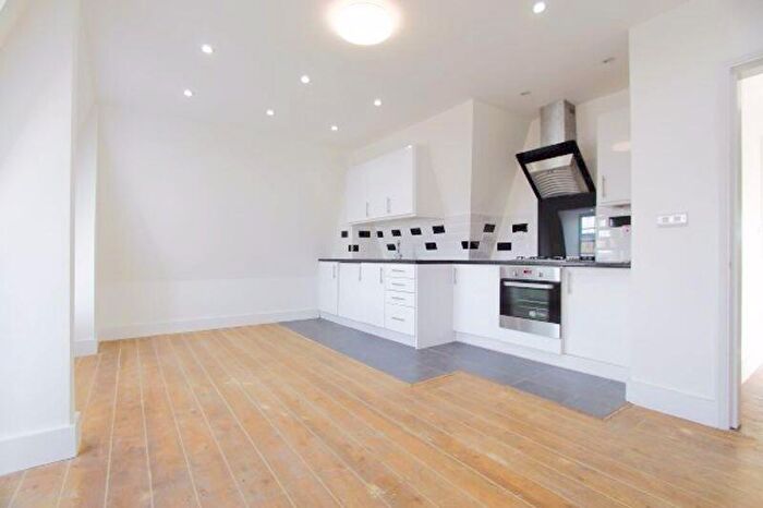 3 Bedroom Apartment To Rent In Charrington House, Cephas Avenue, London, E1