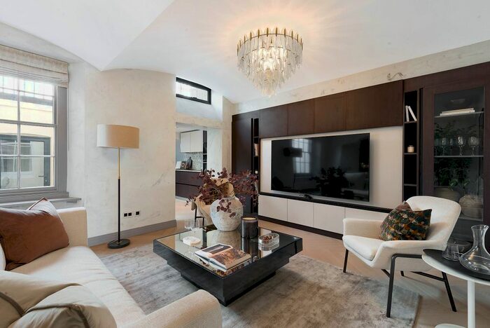 3 Bedroom Flat For Sale In Chesham Street, Belgravia, London, SW1X