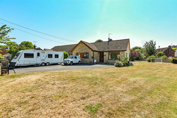 3 Bedroom Detached Bungalow For Sale In Longaston Lane Slimbridge, GL2