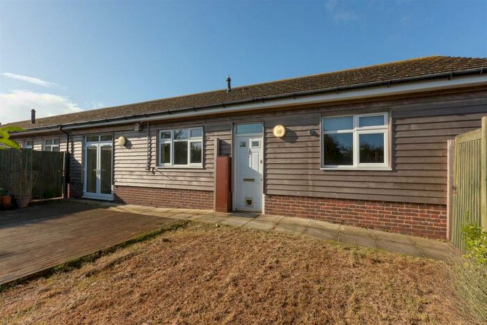 3 Bedroom Semi-Detached Bungalow To Rent In Queensdown Road, Woodchurch, Birchington, CT7
