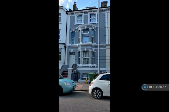 2 Bedroom Flat To Rent In Pevensey Road, Eastbourne, BN21