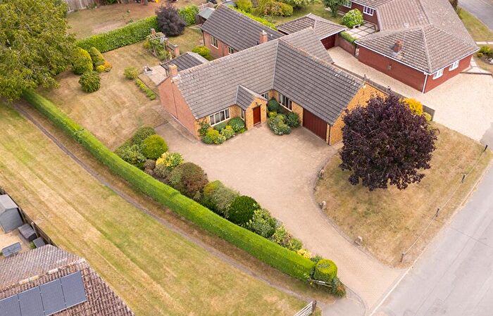 3 Bedroom Detached Bungalow For Sale In Broadwell, Rugby, CV23