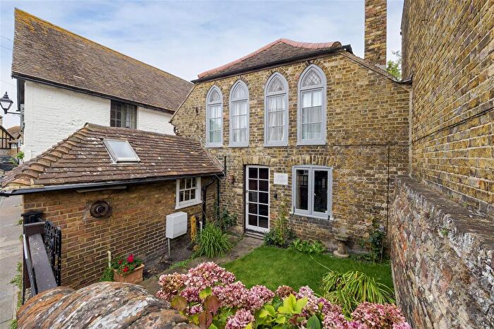 2 Bedroom End Of Terrace House For Sale In Strand Street, Sandwich, CT13