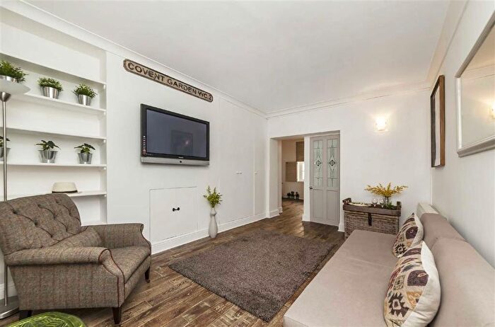 1 Bedroom Flat To Rent In Martlett Court, Fitzrovia Amp; Covent Garden, WC2B