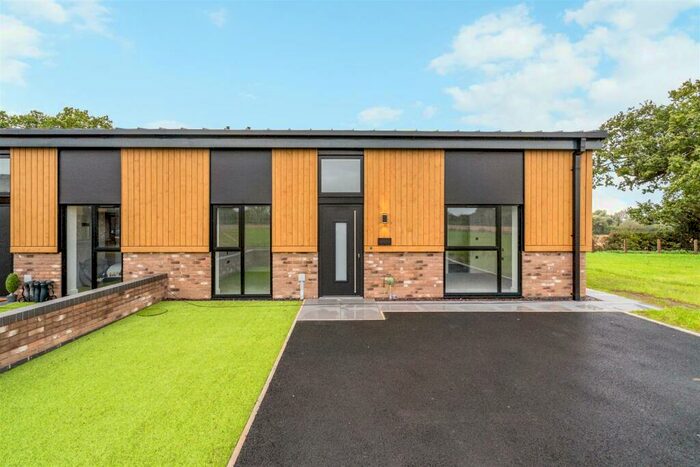 3 Bedroom Semi-Detached House For Sale In Harper's Gate, Bradnocks Marsh Lane, Hampton-In-Arden, Solihull, B92