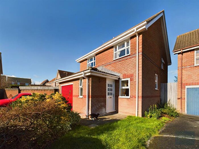 3 Bedroom Detached House For Sale In Harvard Close, Melksham, SN12