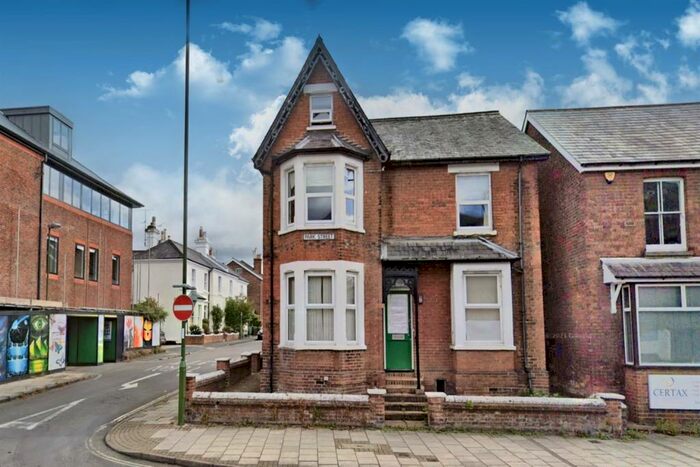 3 Bedroom Semi-Detached House To Rent In Park Street, Horsham, RH12