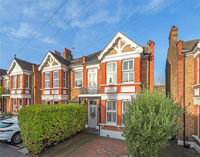 3 Bedroom Semi Detached House For Sale In Sidney Road, Beckenham, BR3
