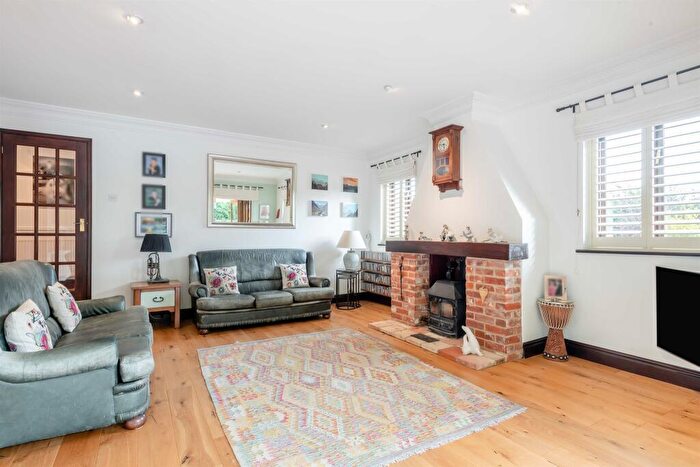 4 Bedroom Detached House For Sale In Greenways Close, Flordon, Norwich, NR15