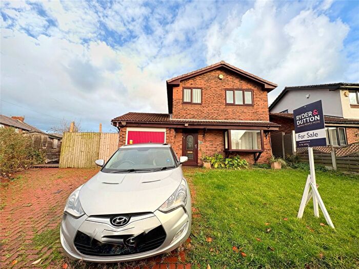 3 Bedroom Detached House For Sale In Brayshaw Close, Heywood, Greater Manchester, OL10