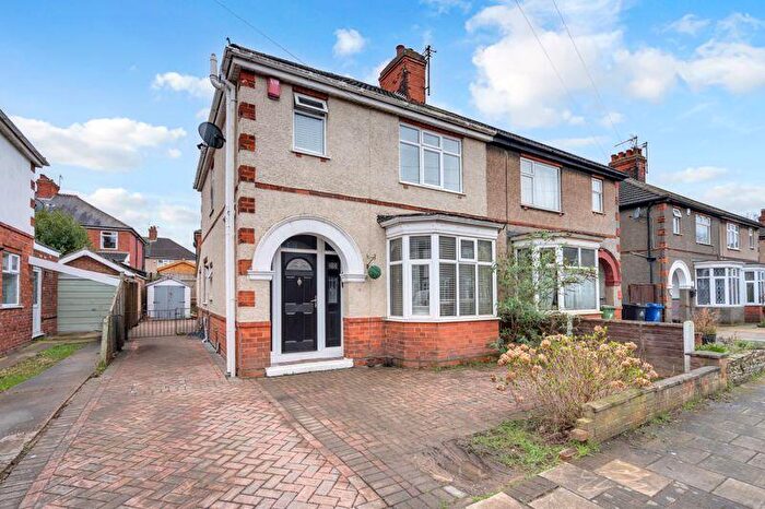 3 Bedroom Semi-Detached House For Sale In Beech Avenue, Grimsby, DN33